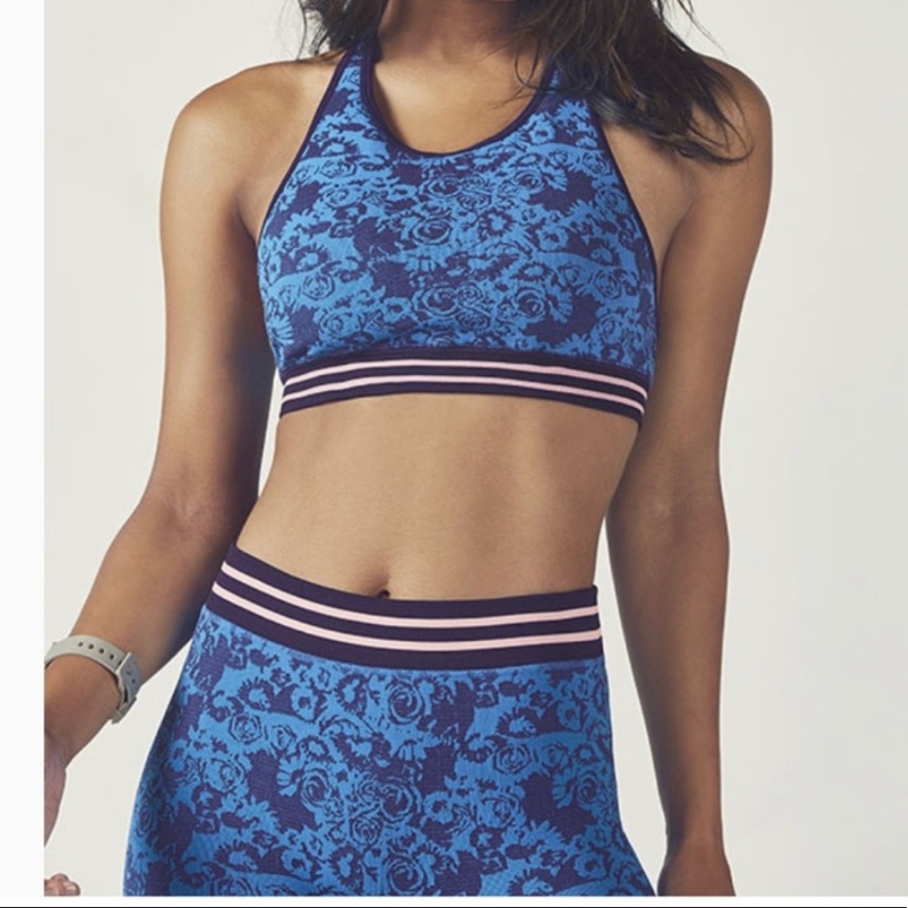 🆕 Fabletics 2 piece 7/8 pant medium bra
